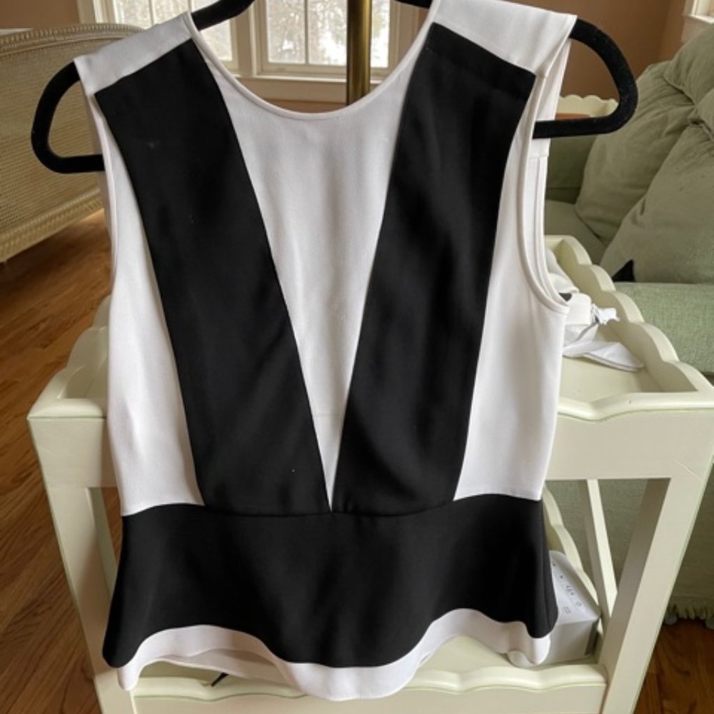 cute bcbg top!